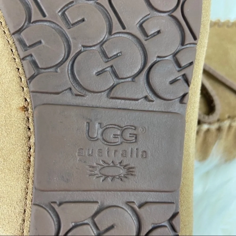 UGG LOAFERS FLATS SLIPON FUR SIZE 5 WOMAN